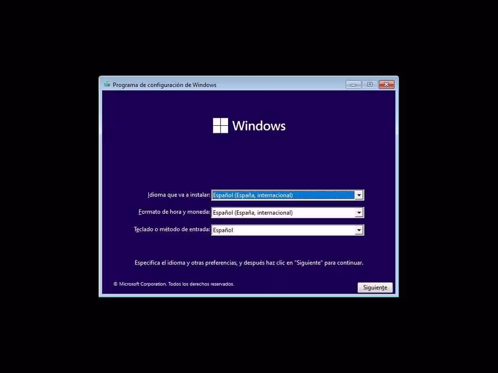 Instalar Windows 11 - Paso 2 Idioma - Formato de hora y moneda - Teclado