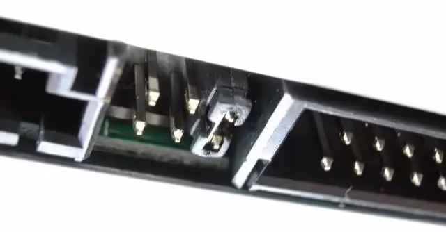 Como instalar un lector de DVD en un PC
