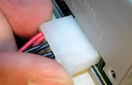 Como instalar un lector de DVD en un PC